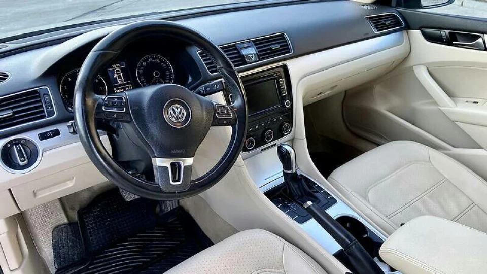 Volkswagen Passat US 3