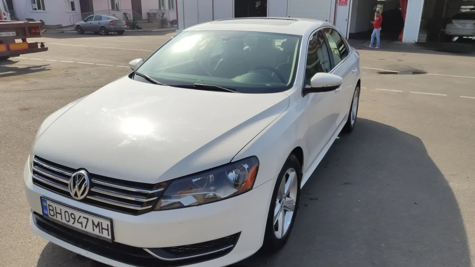 Volkswagen Passat US 4