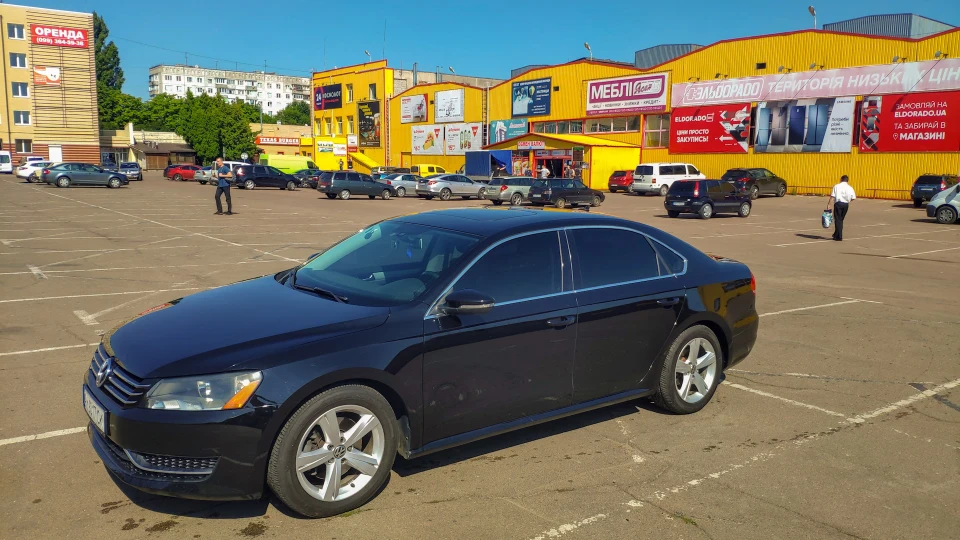 Volkswagen Passat US 4