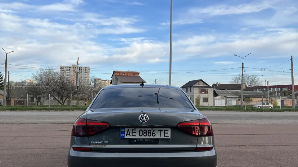 Volkswagen Passat US 4
