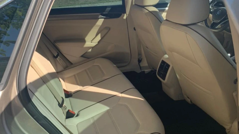 Volkswagen Passat US 2