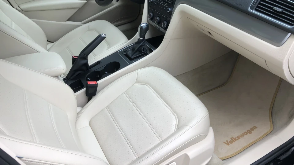 Volkswagen Passat US 2