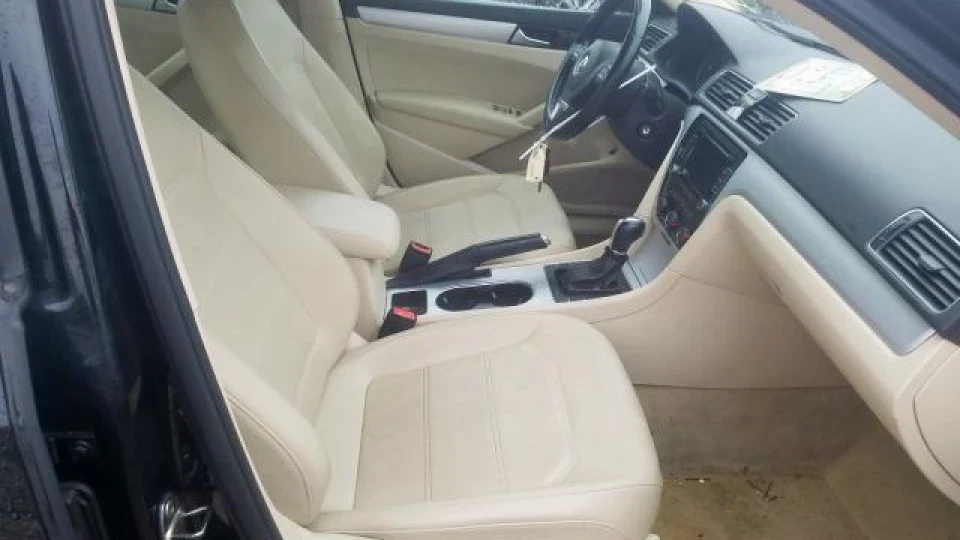 Volkswagen Passat US 4