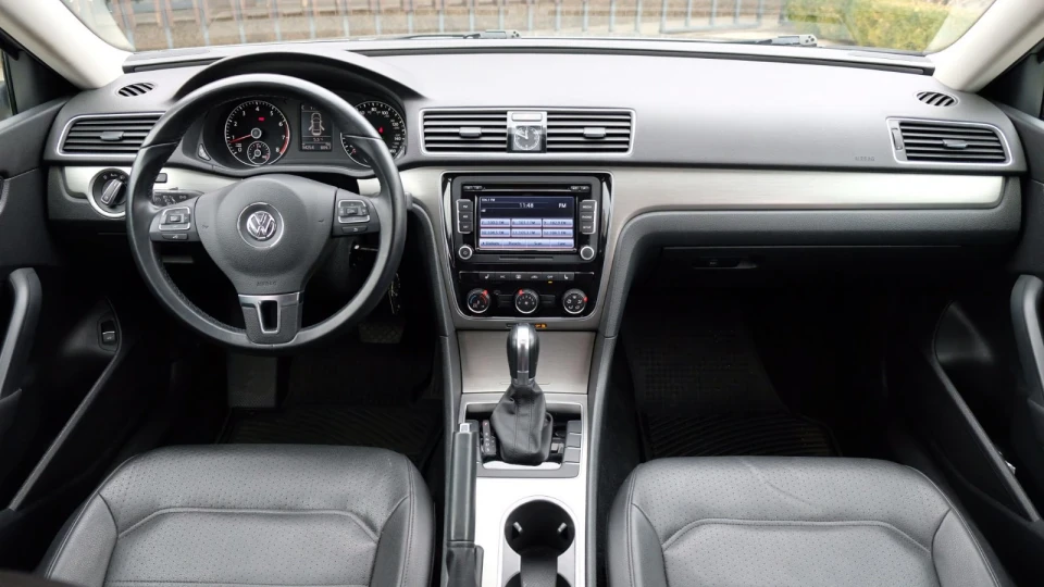 Volkswagen Passat US 5