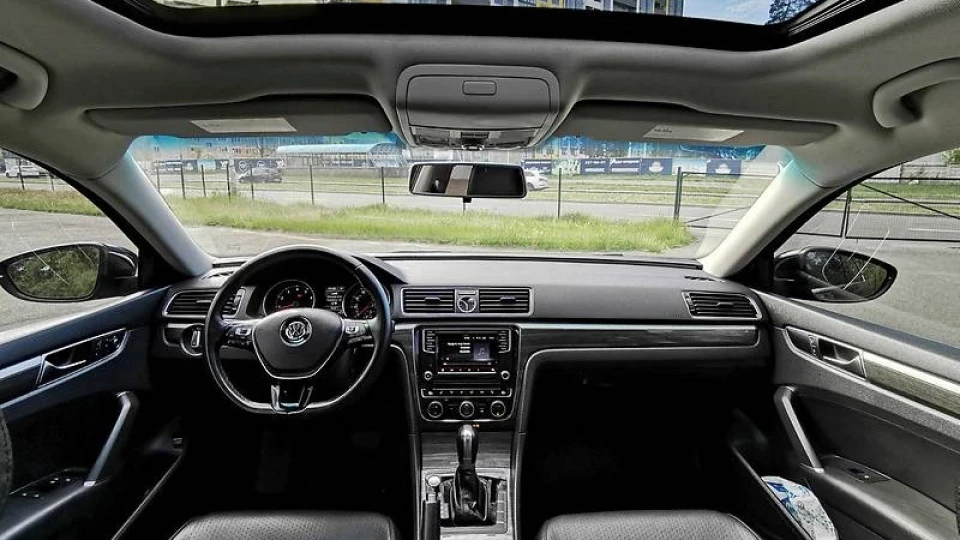 Volkswagen Passat US 5