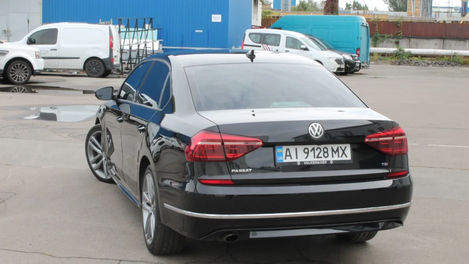 Volkswagen Passat US 2.0 TSI R-Line