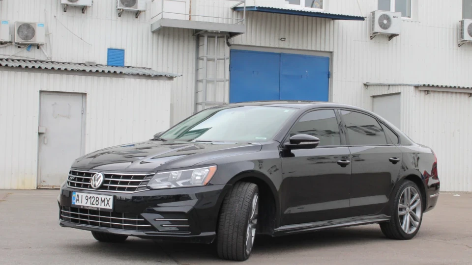 Volkswagen Passat US 2.0 TSI R-Line 2