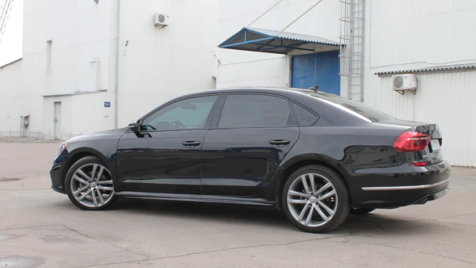 Volkswagen Passat US 2.0 TSI R-Line 5