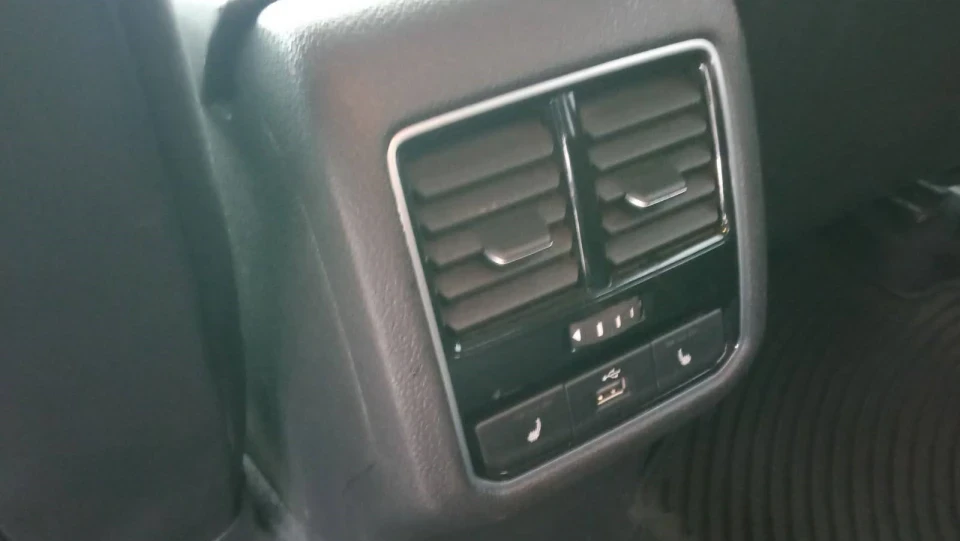 Volkswagen Passat US 2.0 TSI SE 5