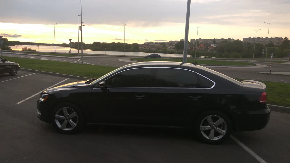 Volkswagen Passat US 2.5 All Black 2