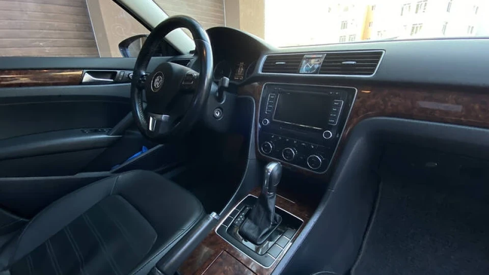 Volkswagen Passat US 2.5 Бензин