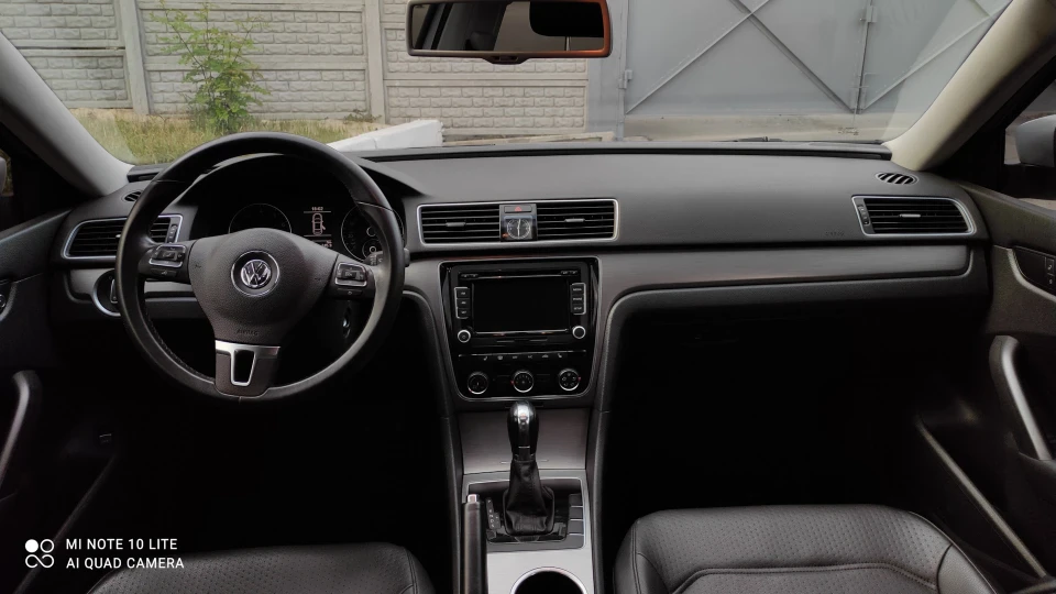 Volkswagen Passat US 2.5 SE 5