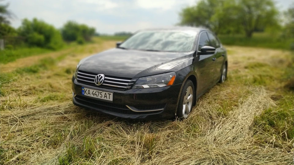 Volkswagen Passat US 2.5 SE 3