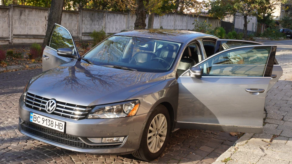 Volkswagen Passat US 2.5 SEL Premium 2
