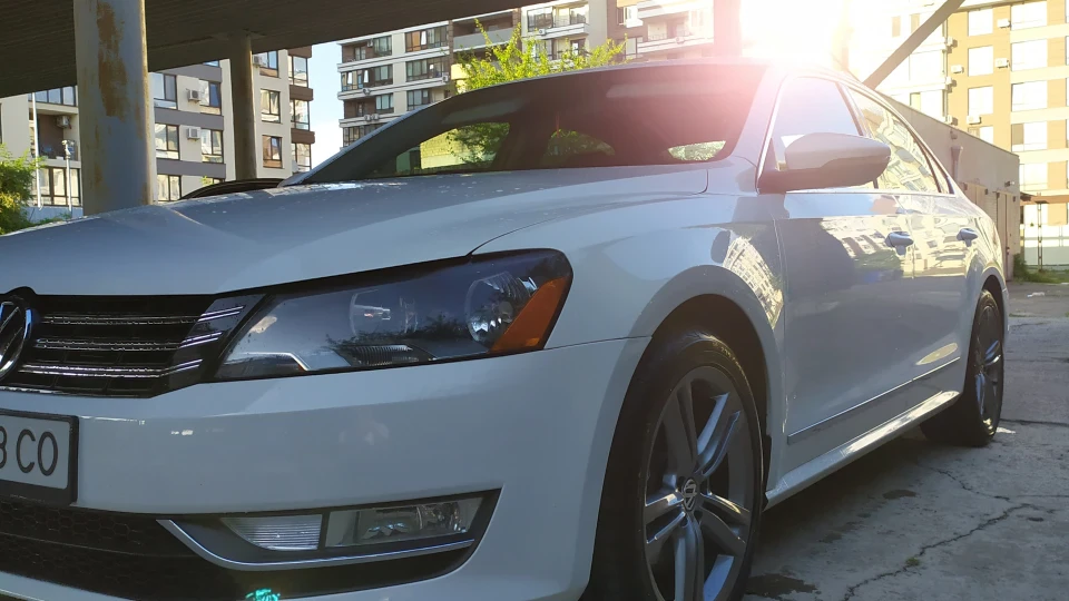 Volkswagen Passat US 2.5 SEL 2