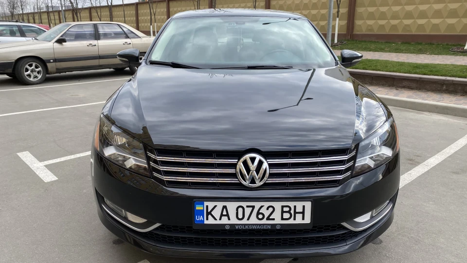 Volkswagen Passat US 2.5 SEL 3