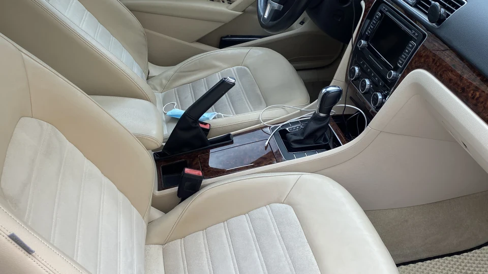 Volkswagen Passat US 2.5 SEL 5