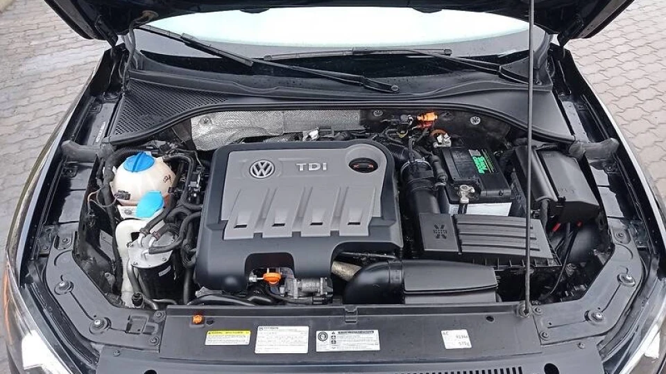 Volkswagen Passat US А машина тиснути 5