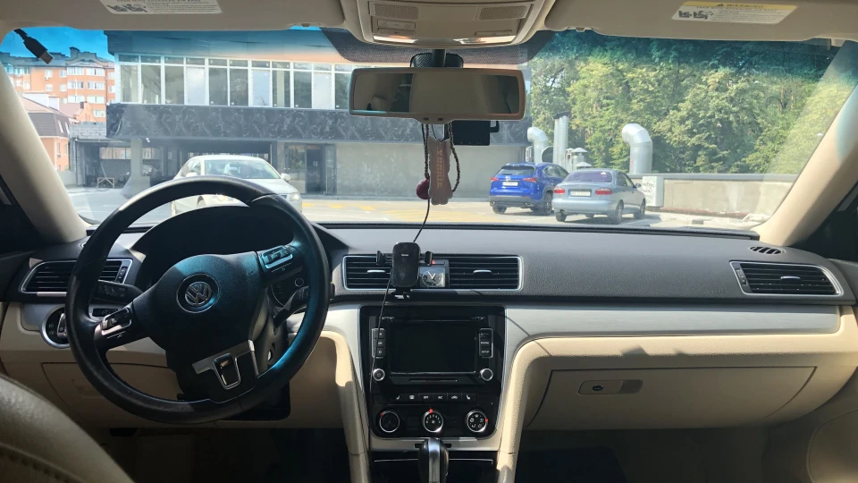 Volkswagen Passat US *Білуха* 5