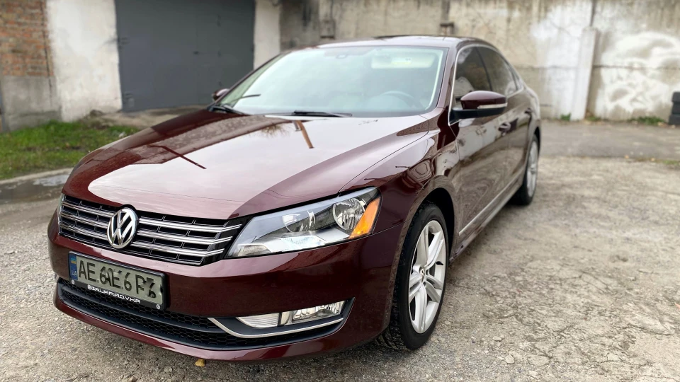 Volkswagen Passat US Burgundy 3.6 VR6 3