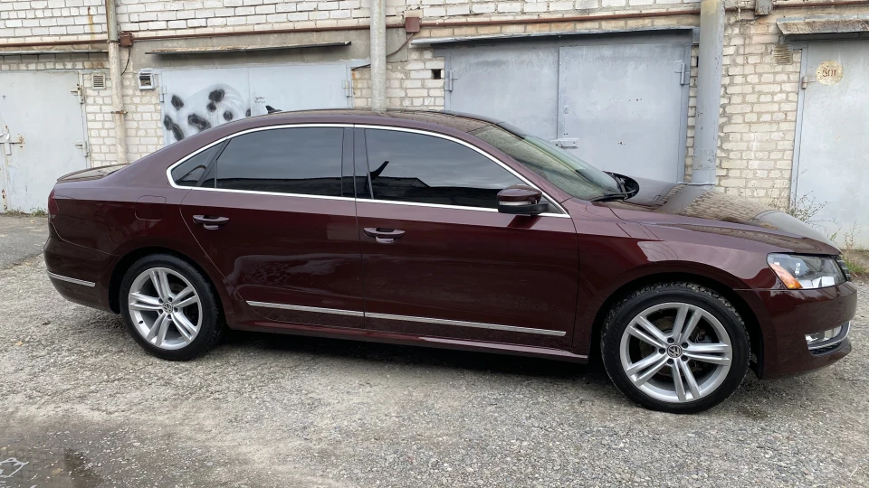 Volkswagen Passat US Burgundy 3.6 VR6 4