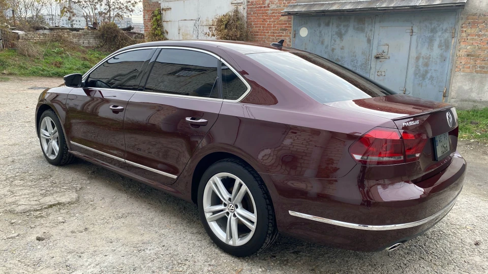 Volkswagen Passat US Burgundy 3.6 VR6 5