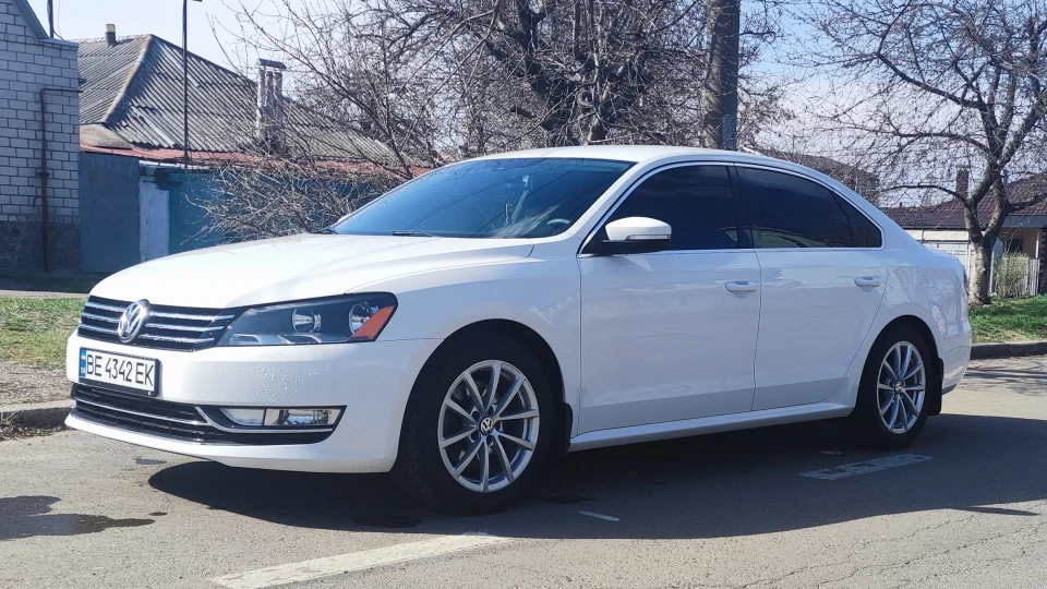 Volkswagen Passat US $€ 3