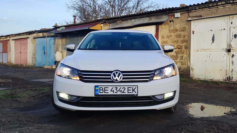 Volkswagen Passat US $€ 4