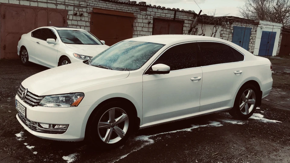 Volkswagen Passat US $€ 5