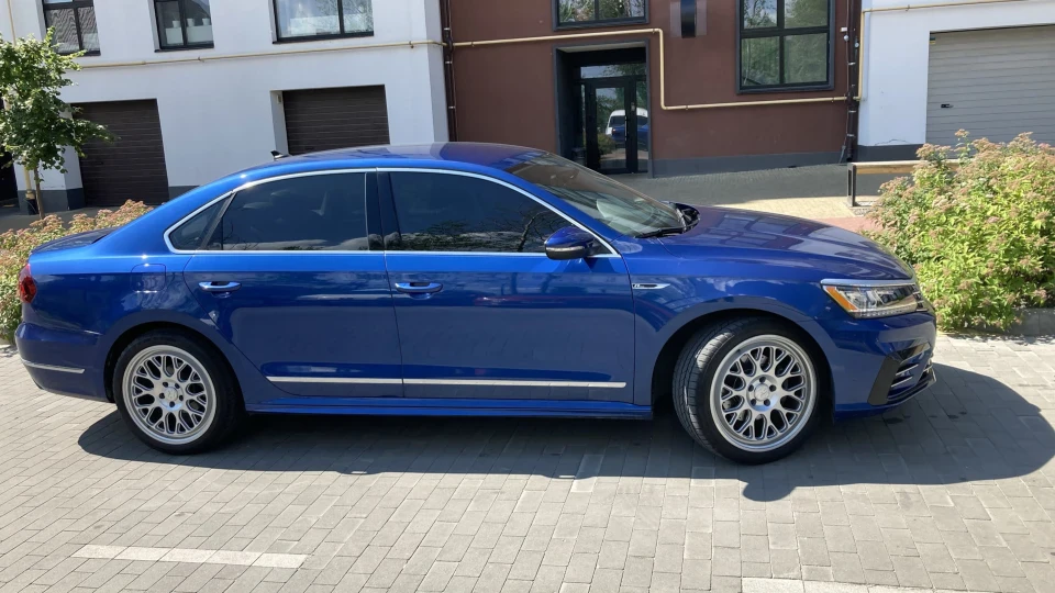 Volkswagen Passat US NMS R-Line B7-8 2016 2