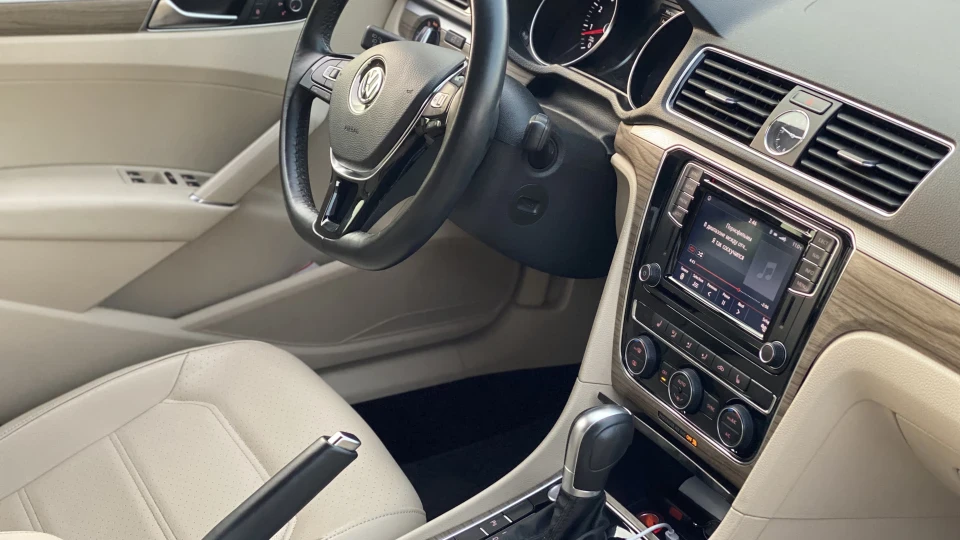 Volkswagen Passat US SE касатик 5