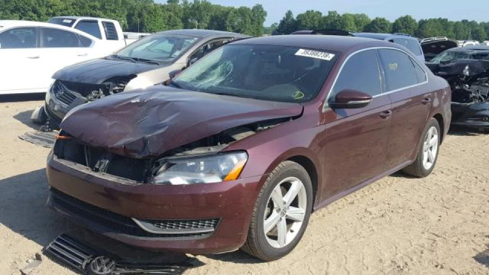 Volkswagen Passat US SE 4