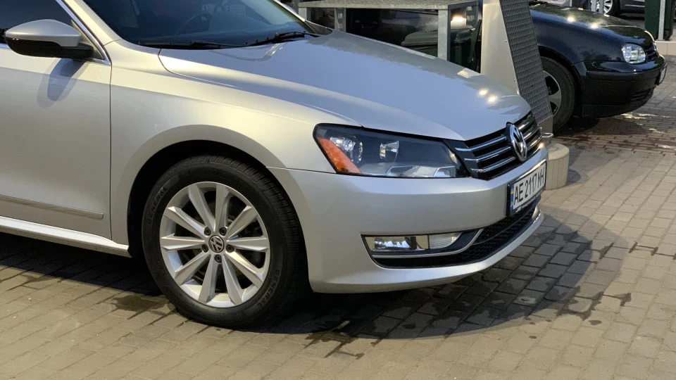 Volkswagen Passat US Sel 4