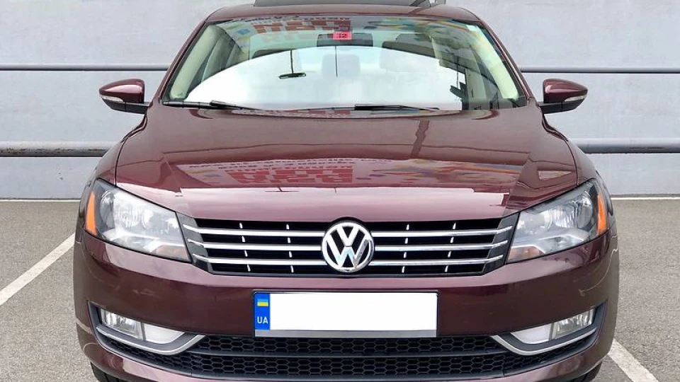 Volkswagen Passat US SEL 3