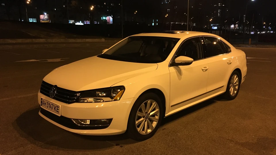 Volkswagen Passat US SEL 4