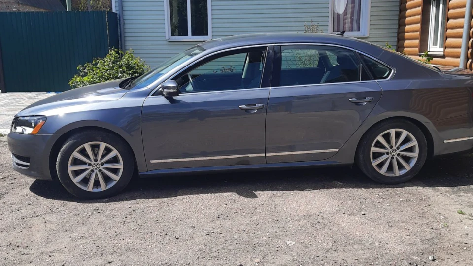 Volkswagen Passat US Сірий Фредді SEL 2