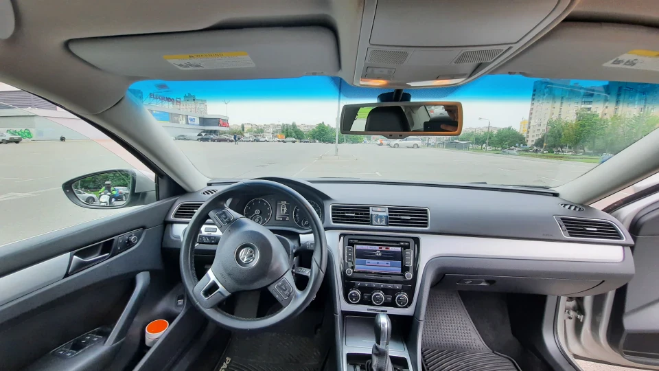 Volkswagen Passat US Space Ship 3