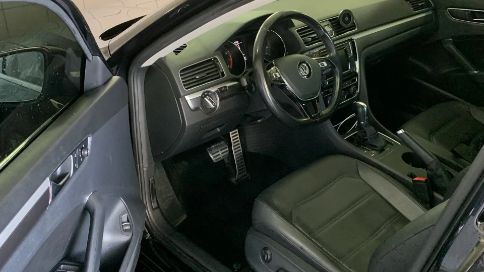 Volkswagen Passat US Ирлайн 2