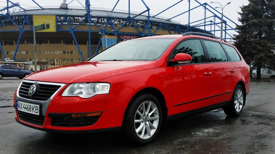 Volkswagen Passat Variant 1.8ТСІ Червоний Сарайчик