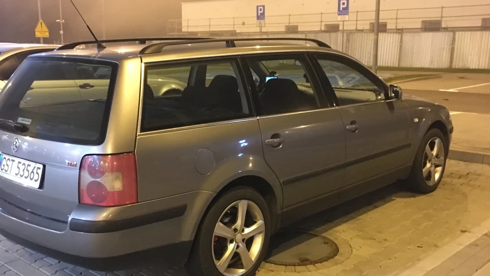 Volkswagen Passat Variant 1.9TDI AWX Сірко 2