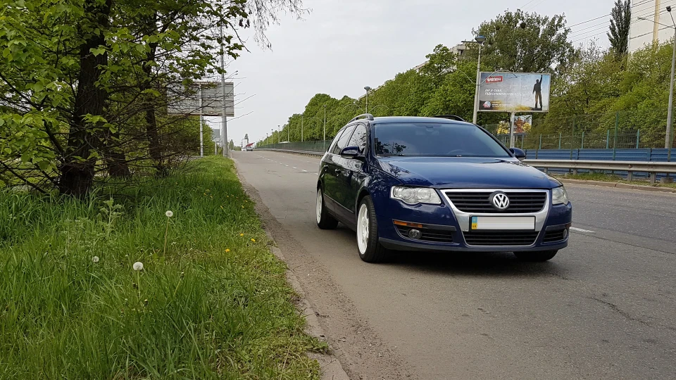 Volkswagen Passat Variant 2.0 BMP RAYS ENG 2