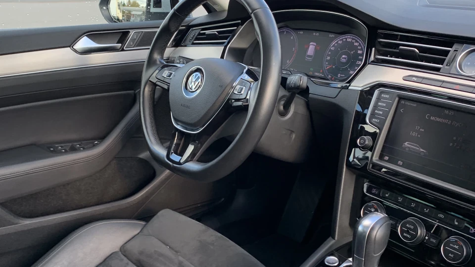 Volkswagen Passat Variant 2.0 tdi. 140kw. 3