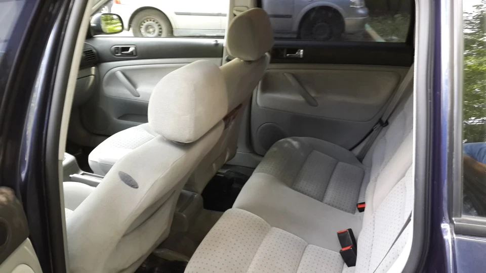 Volkswagen Passat Variant 2.3 VR5 150 л.с. 4