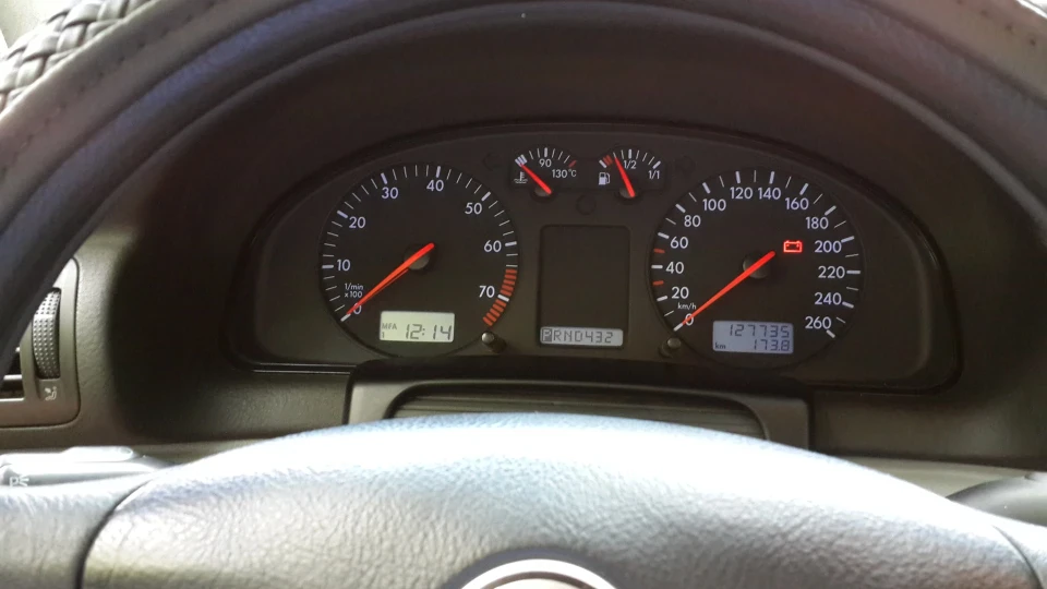 Volkswagen Passat Variant 2.3 VR5 150 л.с. 5