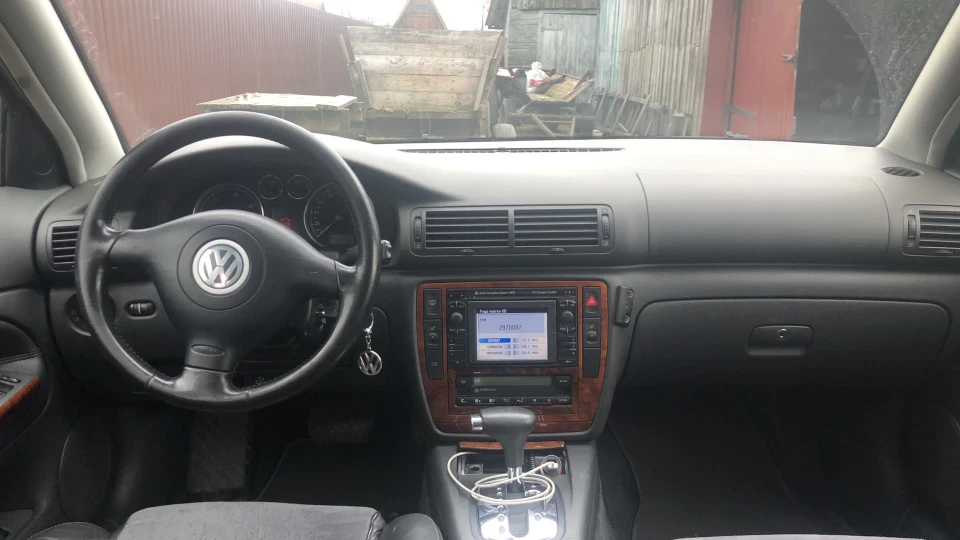 Volkswagen Passat Variant 2.5 TDI BAU132kw 4motion 3