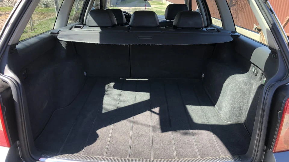 Volkswagen Passat Variant 2.5 TDI BAU132kw 4motion 5