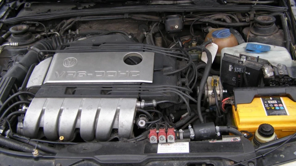 Volkswagen Passat Variant 2.8 VR6 PL 2