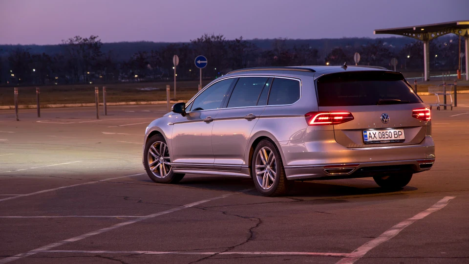 Volkswagen Passat Variant 2х R-line 3