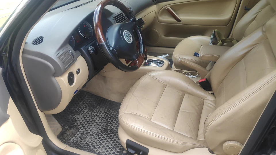 Volkswagen Passat Variant 4motion майже фул) 3