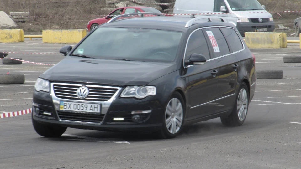 Volkswagen Passat Variant B6 Highline 2,0 TDi BMP 2